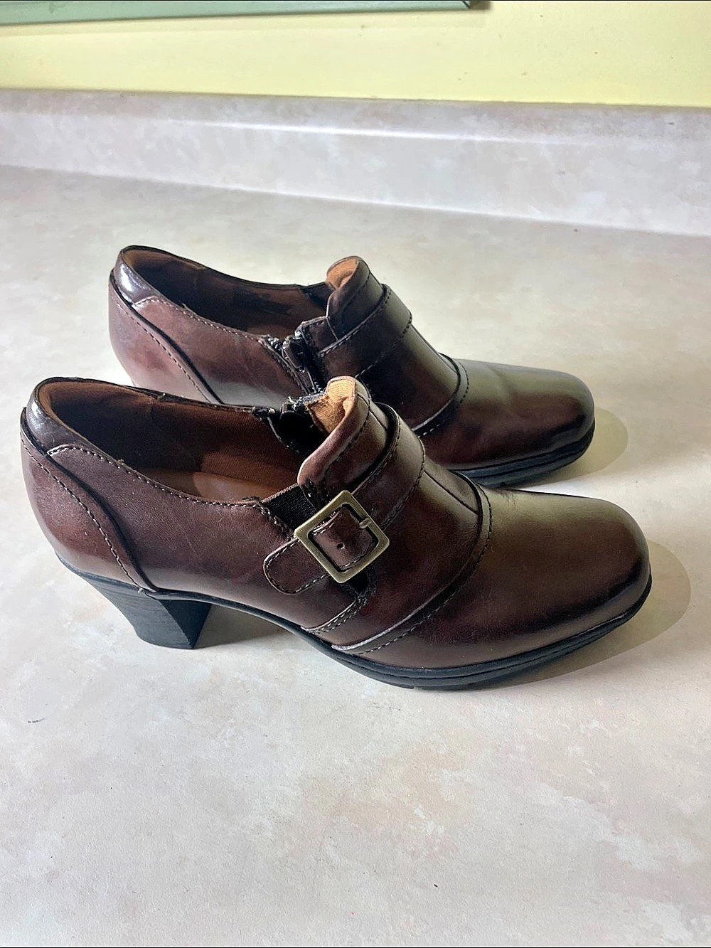 Earth Spirit Classics Brown Heeled Shoes Size  6.5
